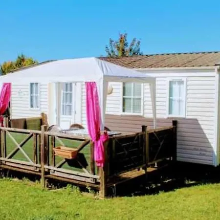 Camping 3 Etoiles - Piscine - Eeefai Campsite *